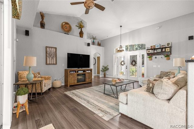 10100 N Wayland Avenue, Citrus Springs, FL 34434