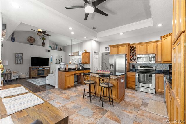 10100 N Wayland Avenue, Citrus Springs, FL 34434