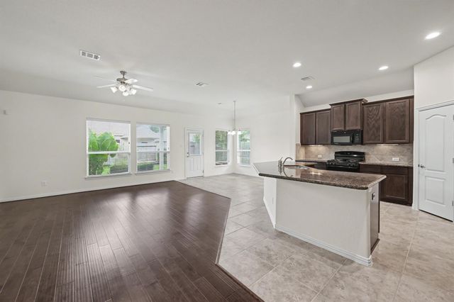 21327 Somerset Shores Crossing, Kingwood, TX 77339