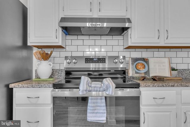 7980 TYSON OAKS CIR, Vienna, VA 22182
