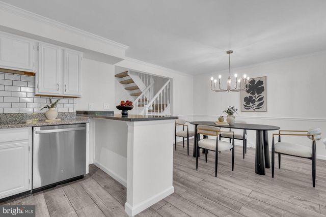 7980 TYSON OAKS CIR, Vienna, VA 22182