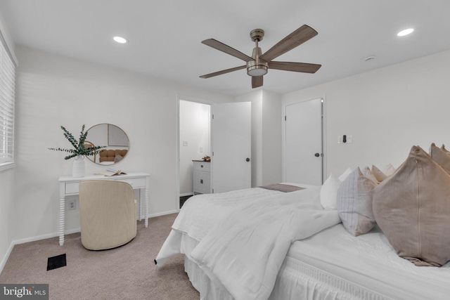 7980 TYSON OAKS CIR, Vienna, VA 22182
