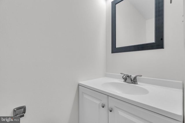 7980 TYSON OAKS CIR, Vienna, VA 22182