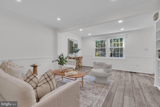7980 TYSON OAKS CIR, Vienna, VA 22182