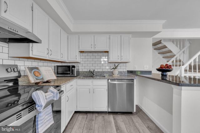 7980 TYSON OAKS CIR, Vienna, VA 22182