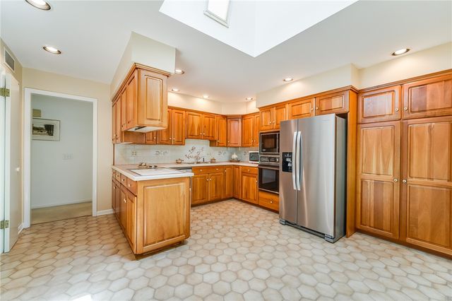 1 Hardwood Hill Road, Perinton, NY 14534