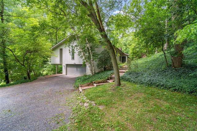 1 Hardwood Hill Road, Perinton, NY 14534