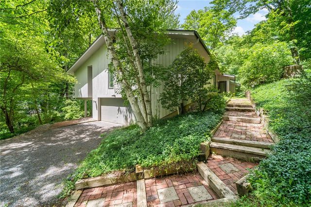 1 Hardwood Hill Road, Perinton, NY 14534