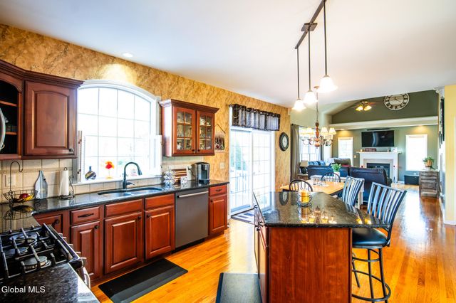 65 Cindy Crest Drive, Rotterdam, NY 12306