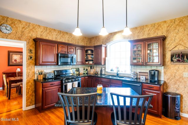 65 Cindy Crest Drive, Rotterdam, NY 12306