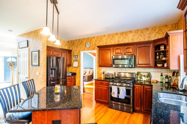 65 Cindy Crest Drive, Rotterdam, NY 12306