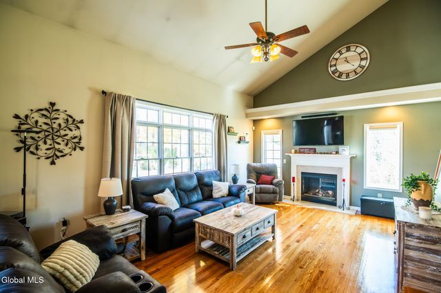 65 Cindy Crest Drive, Rotterdam, NY 12306