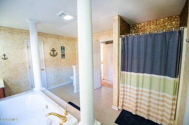 65 Cindy Crest Drive, Rotterdam, NY 12306