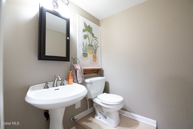 65 Cindy Crest Drive, Rotterdam, NY 12306