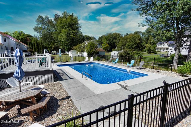 65 Cindy Crest Drive, Rotterdam, NY 12306