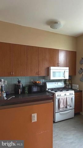 421-23 W SUSQUEHANNA AVE, Philadelphia, PA 19122