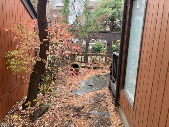 102 Riverbend Dr, North Brunswick Twp., NJ 08902