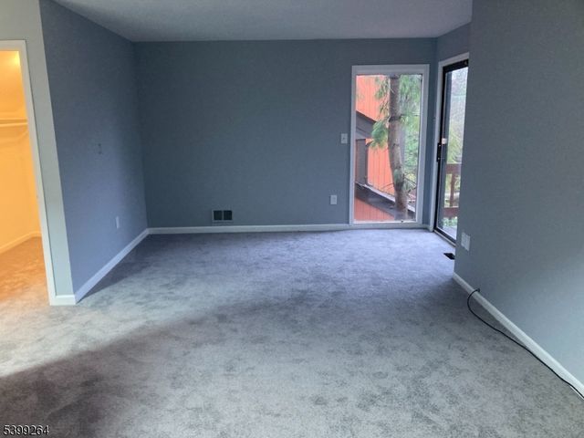 102 Riverbend Dr, North Brunswick Twp., NJ 08902