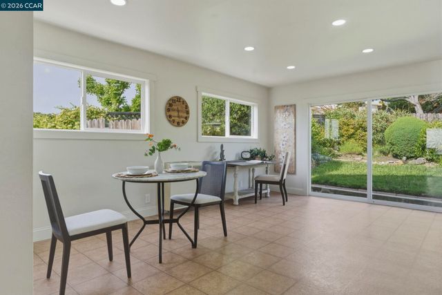 614 Kern St, Richmond, CA 94805