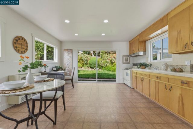 614 Kern St, Richmond, CA 94805