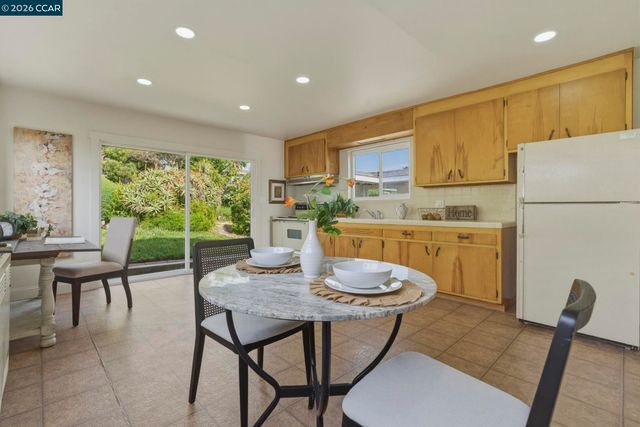 614 Kern St, Richmond, CA 94805