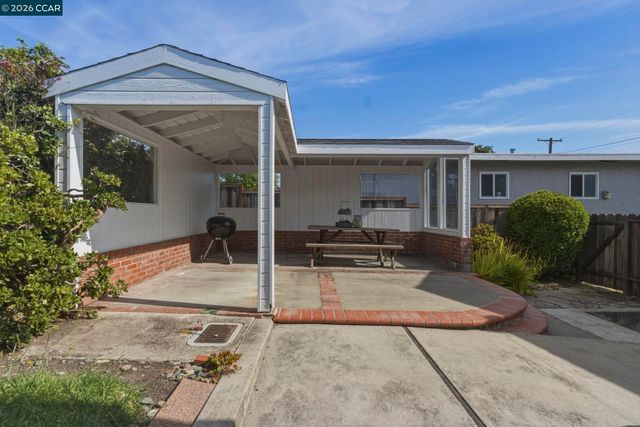 614 Kern St, Richmond, CA 94805