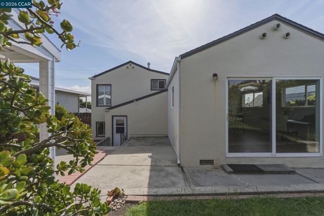 614 Kern St, Richmond, CA 94805