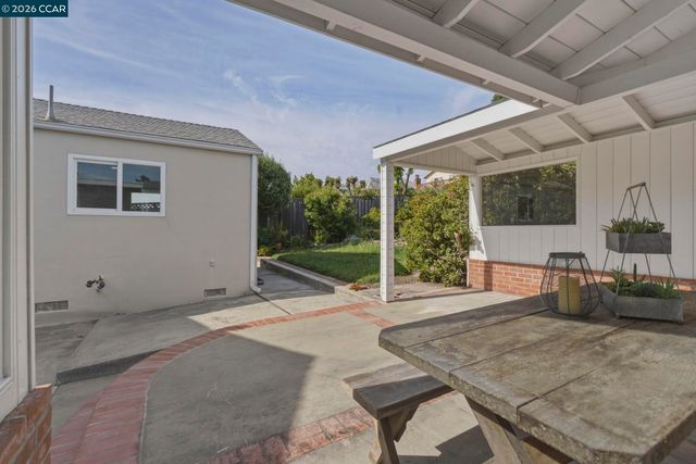 614 Kern St, Richmond, CA 94805