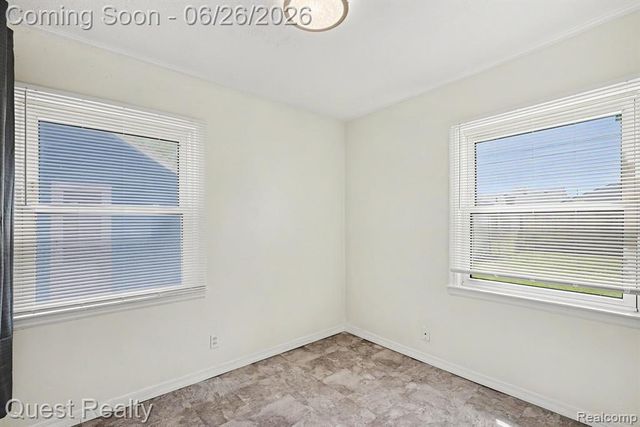 26215 Barnes Street, Roseville, MI 48066