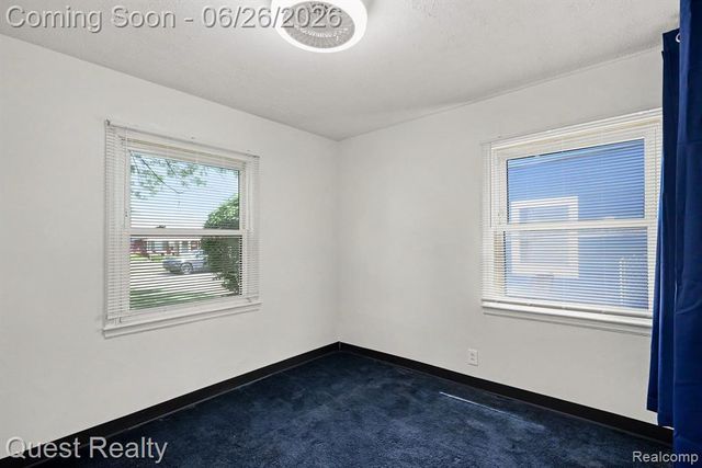 26215 Barnes Street, Roseville, MI 48066