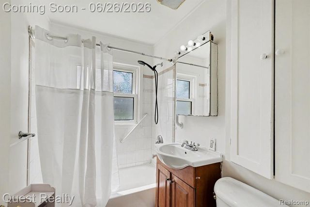 26215 Barnes Street, Roseville, MI 48066