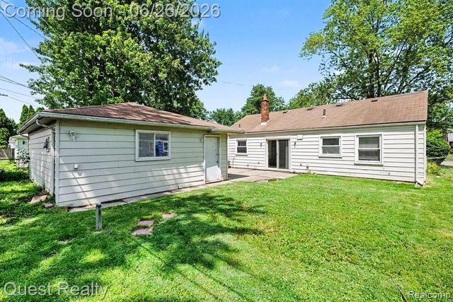 26215 Barnes Street, Roseville, MI 48066