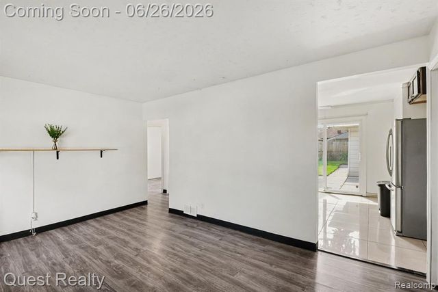 26215 Barnes Street, Roseville, MI 48066