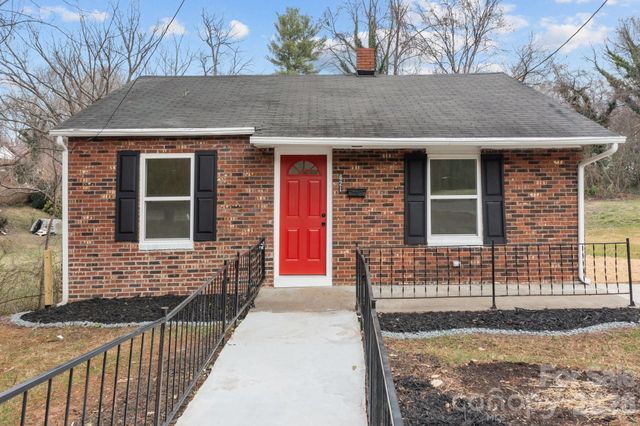 621 E Sharpe Street E, Statesville, NC 28677