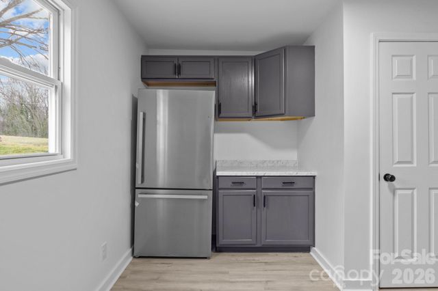 621 E Sharpe Street E, Statesville, NC 28677