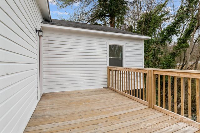 621 E Sharpe Street E, Statesville, NC 28677