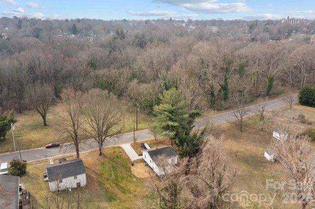 621 E Sharpe Street E, Statesville, NC 28677