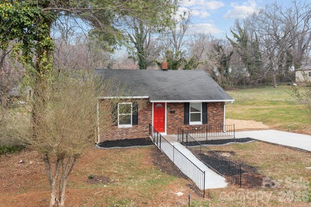 621 E Sharpe Street E, Statesville, NC 28677