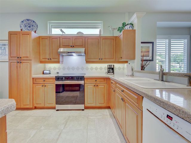 5011 SEAGRASS DRIVE, Venice, FL 34293