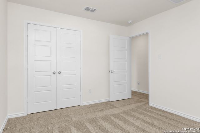 5218 BIG OAK RUN, Elmendorf, TX 78112