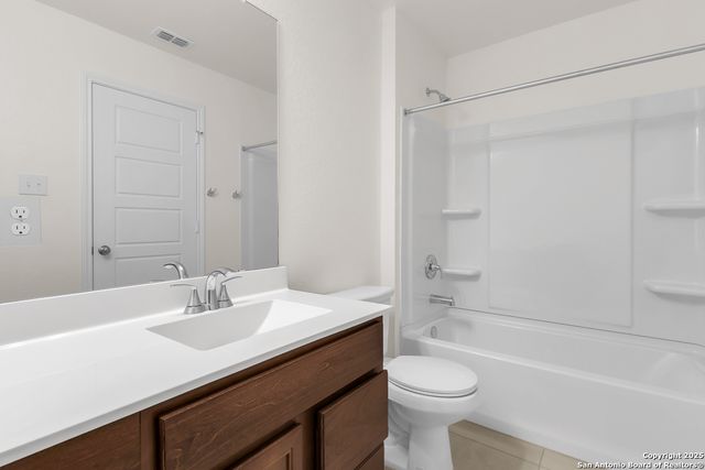 5218 BIG OAK RUN, Elmendorf, TX 78112