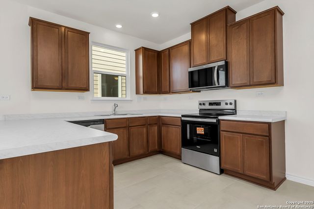 5218 BIG OAK RUN, Elmendorf, TX 78112