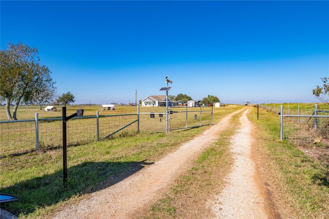 11301 S Fm 441 Road, Louise, TX 77455