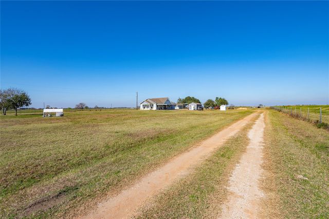 11301 S Fm 441 Road, Louise, TX 77455