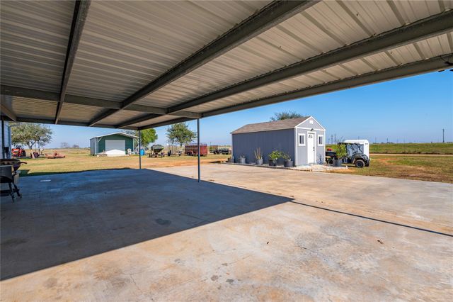 11301 S Fm 441 Road, Louise, TX 77455