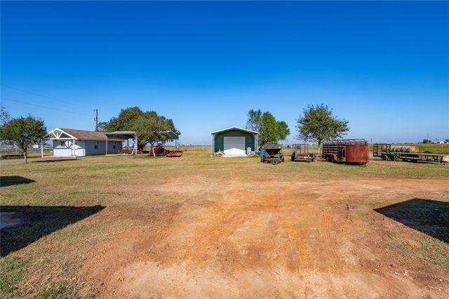 11301 S Fm 441 Road, Louise, TX 77455