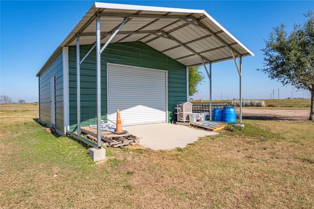 11301 S Fm 441 Road, Louise, TX 77455