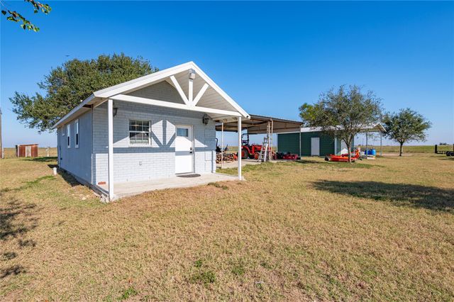 11301 S Fm 441 Road, Louise, TX 77455