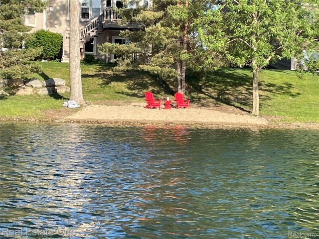 963 STONY LAKE, Oxford Charter Township, MI 48371