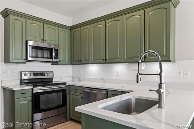 963 STONY LAKE, Oxford Charter Township, MI 48371